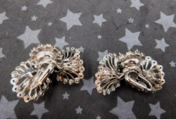 3 pearl ears back